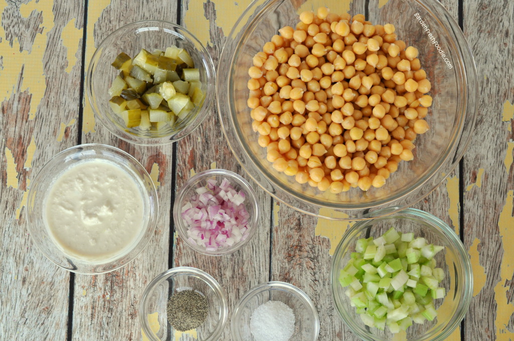 Tuna-less Chickea salad mise en place
